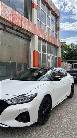 نیسان مەگزیما